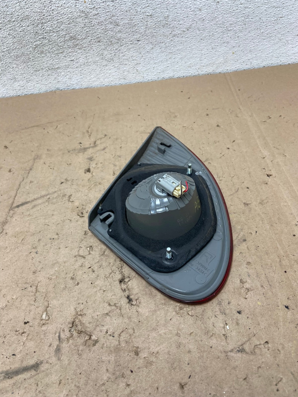 2003-2008 Toyota Corolla Inner Passenger Right RH Side Tail Light AG5468 LK3