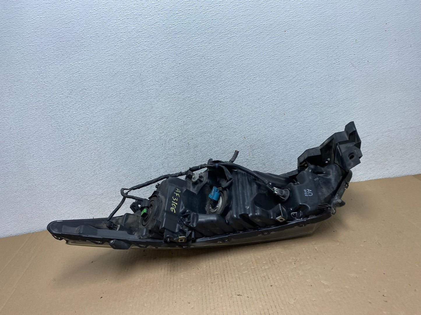 2010 - 2012 Honda Accord Crosstour Right Passenger RH Side Headlight AF3106 LK5