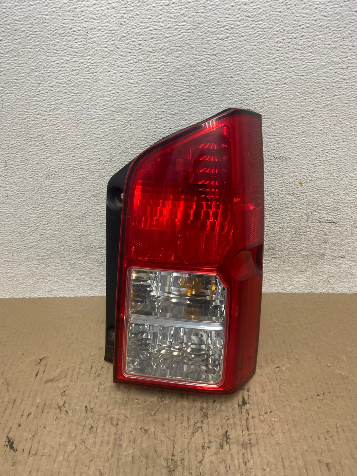 2005 to 2012 Nissan Pathfinder Right Passenger RH Side Tail Light AF7038 LK0