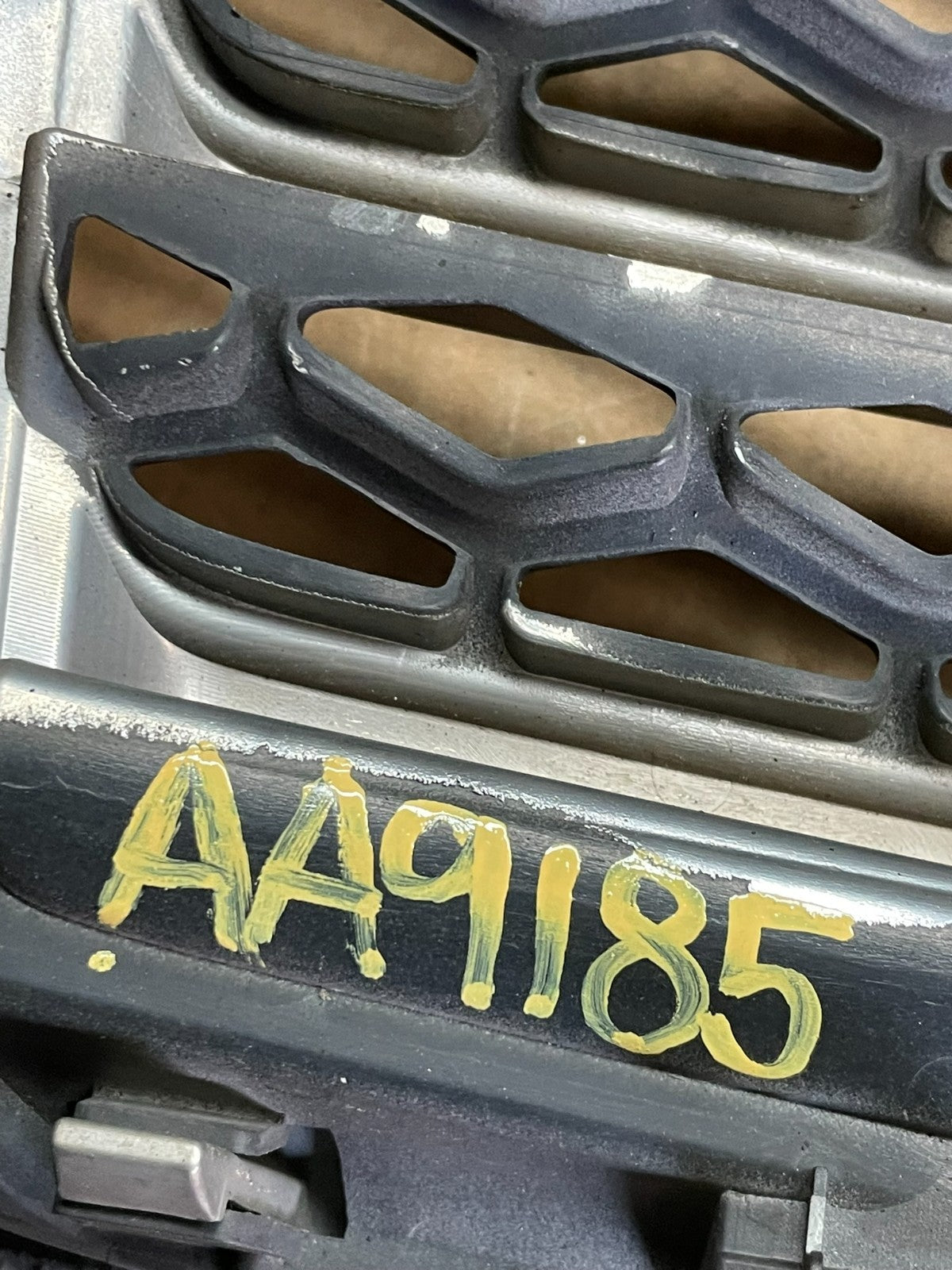 2009 to 2011 Nissan Maxima Front Upper Grill Grille Oem aa9185 DG11