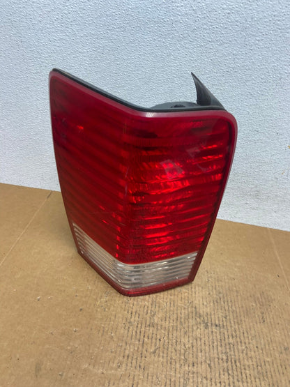2007 2008 2009 Chrysler Aspen Tail light Left Driver Lh Side AE0602 LK0