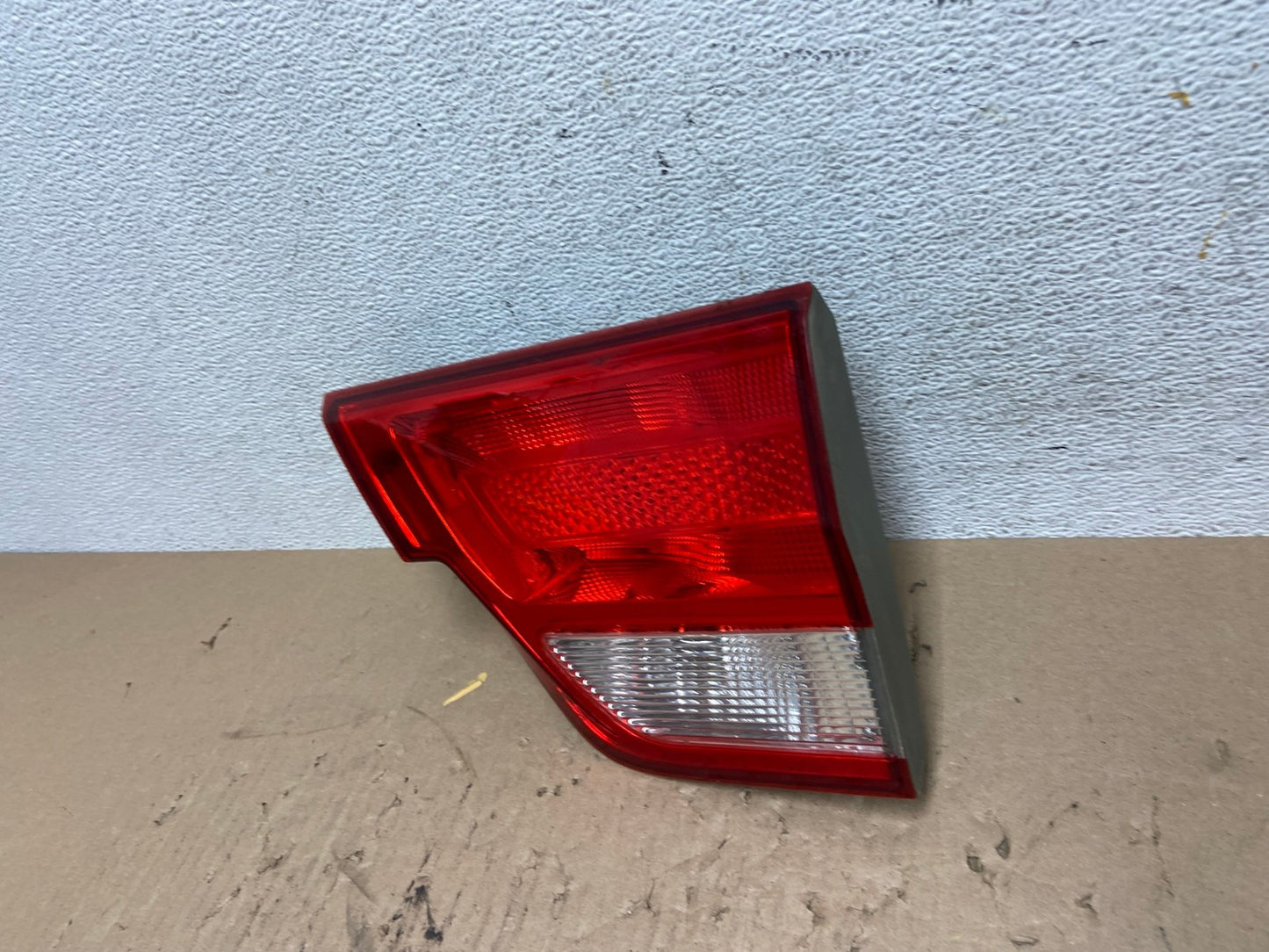 2011-2013 Jeep Grand Cherokee Right Passenger Rh Inner Tail Light AE8876 LK1