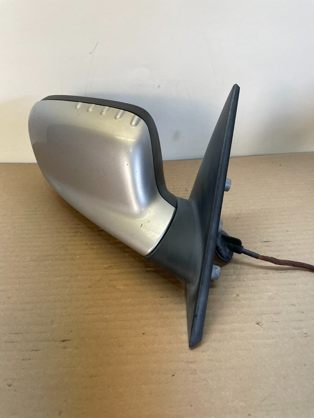 2001 to 2006 BMW 325i Right Passenger Side View Door Mirror AH8676 DG1