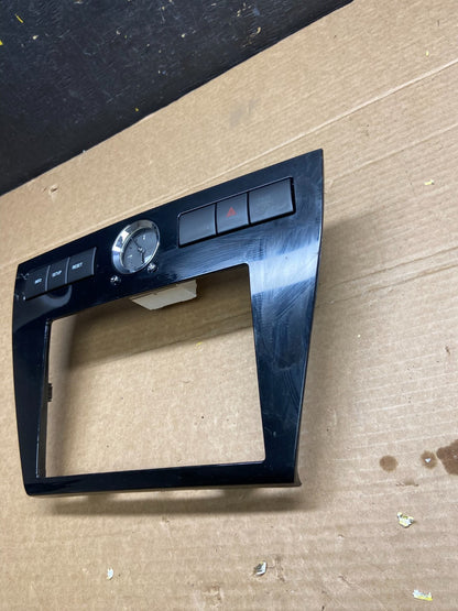 2006 to 2009 Ford Fusion Center Dash Radio Clock Bezel Trim OEM W0240 DG1