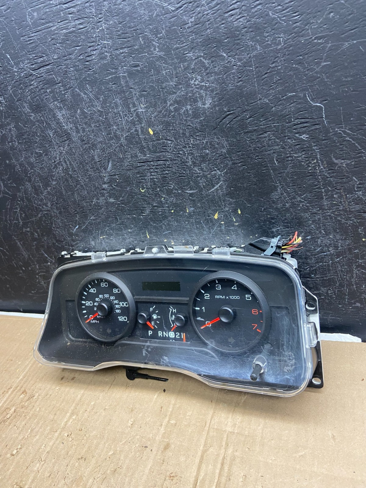 2009 to 2010 Mercury Marquis Speedometer Cluster Gauge ae2075 DG2
