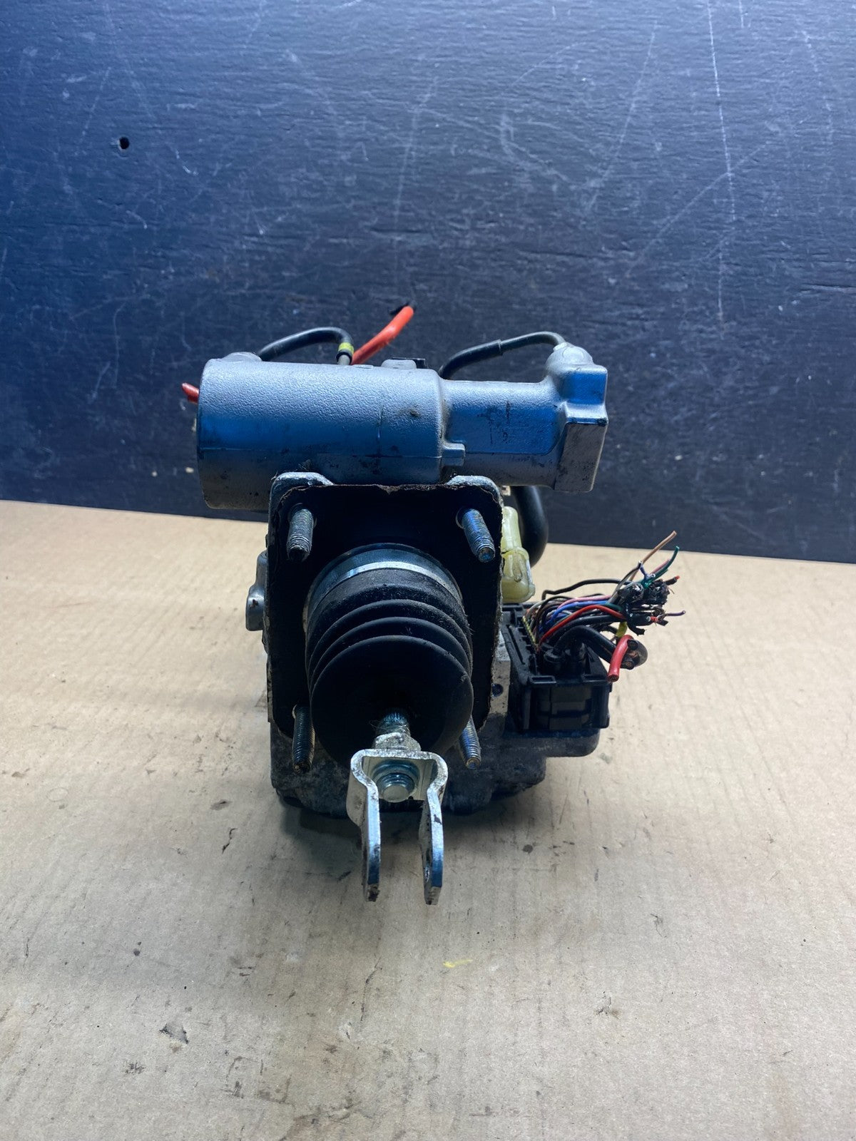 2010 - 2015 Toyota Prius ABS Brake Pump Anti Lock Module ah1710 DG4