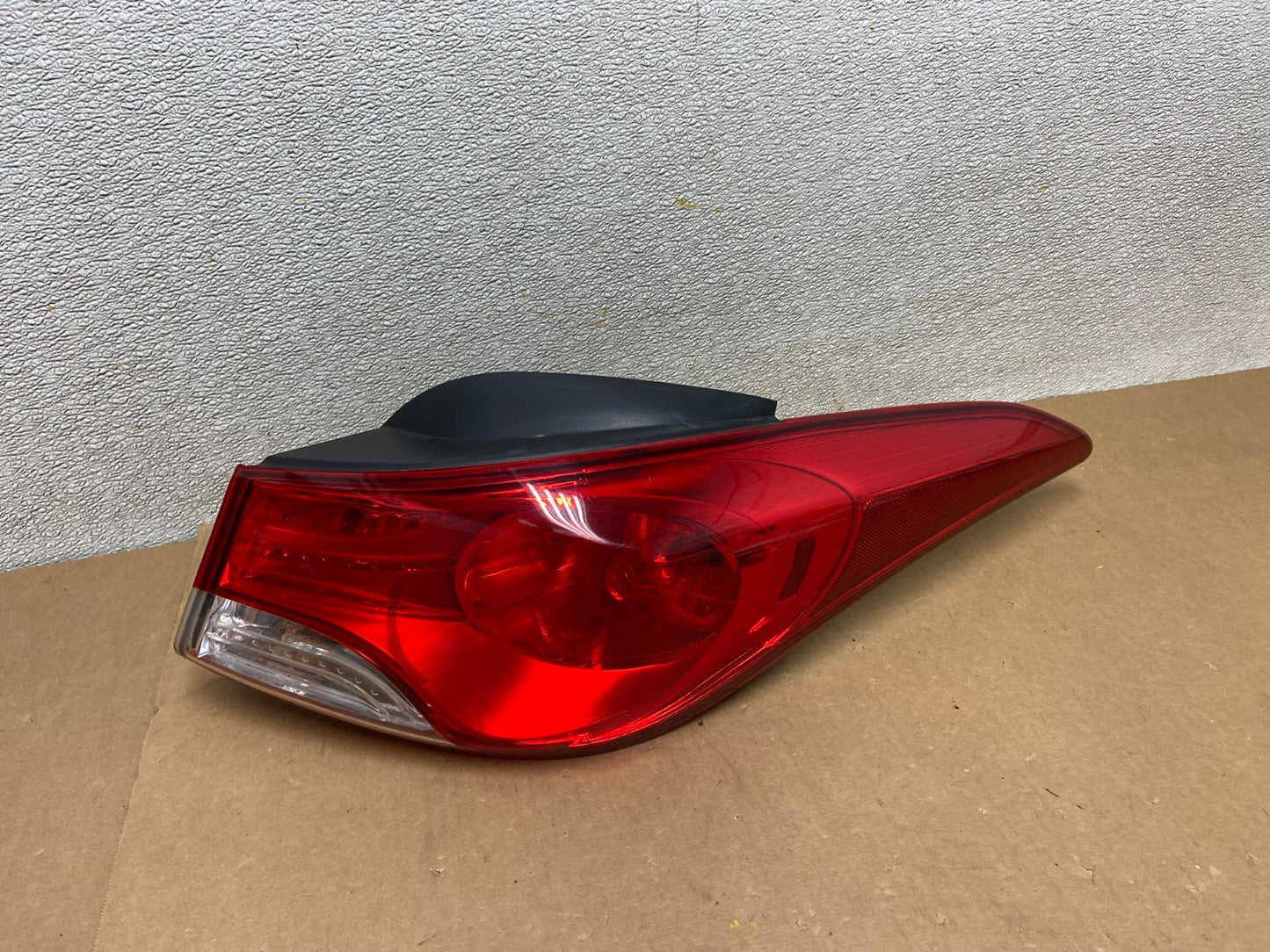 2011 2012 2013 Hyundai Elantra Sedan Right Passenger Tail Light OEM Z6661 DW0