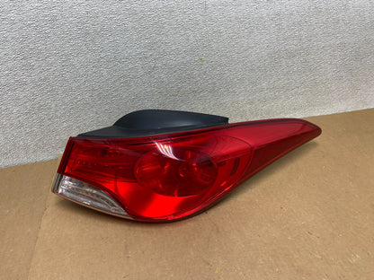 2011 2012 2013 Hyundai Elantra Sedan Right Passenger Tail Light OEM Z6661 DW0