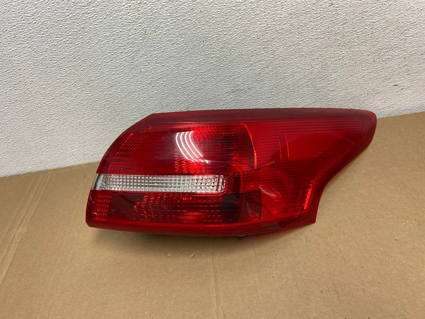 2015-2018 Ford Focus Sedan Halogen Tail Light Right Side Passenger AC5560 LK0