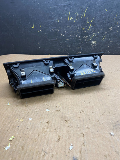 2010 to 2013 BMW X5 X6 Center Console Dash Air Vent OEM Z4178 DG3