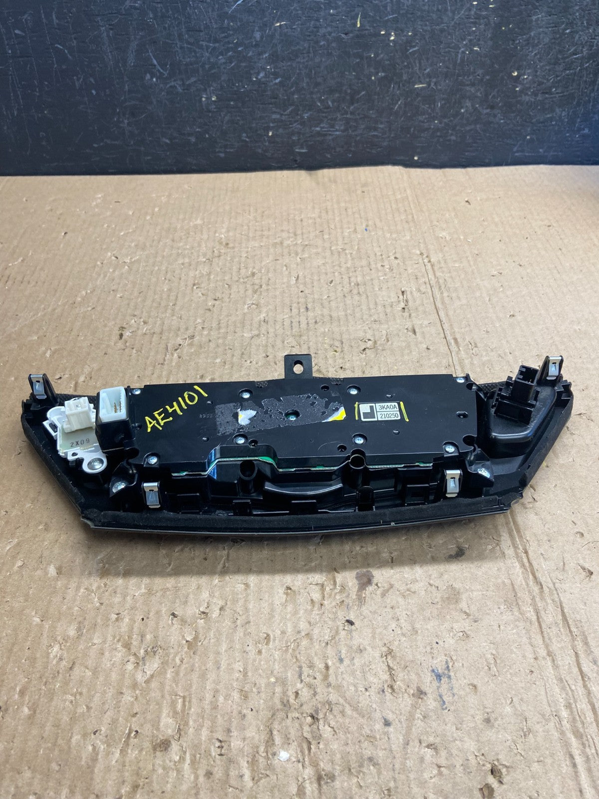 2013 to 2015 Nissan Pathfinder Information Display Control AE4101 DG5