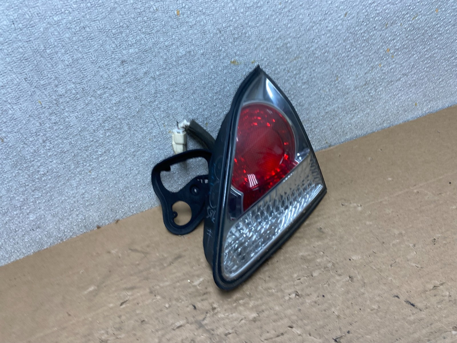 2000-2003 Lexus RX300 Right Passenger Side Rear Inner Tail Light Oem AB4803 LK2