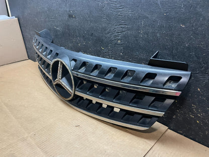 2006 to 2008 Mercedes ML-Class W164 Front Bumper Grille Grill AA9055 DG2