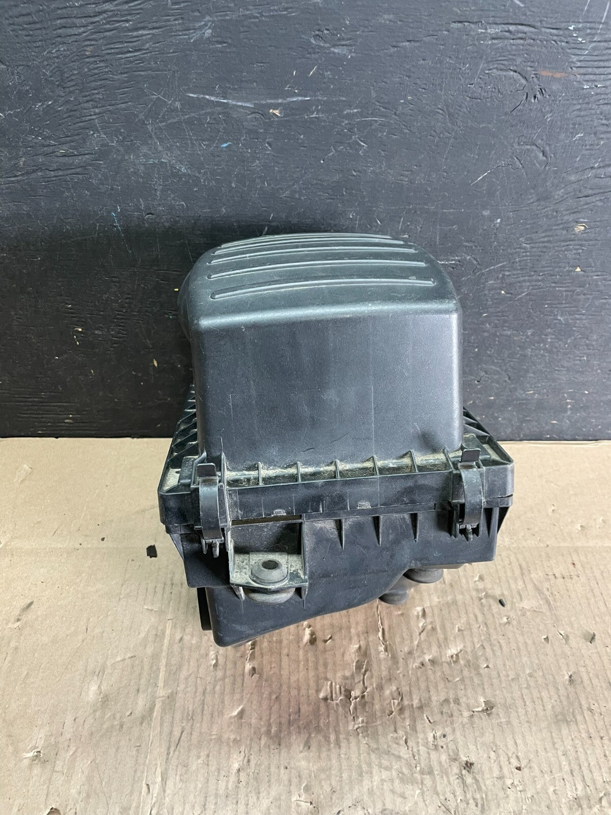 2011 to 2021 Dodge Durango 3.6L Air Filter Cleaner Box M8941 PS1