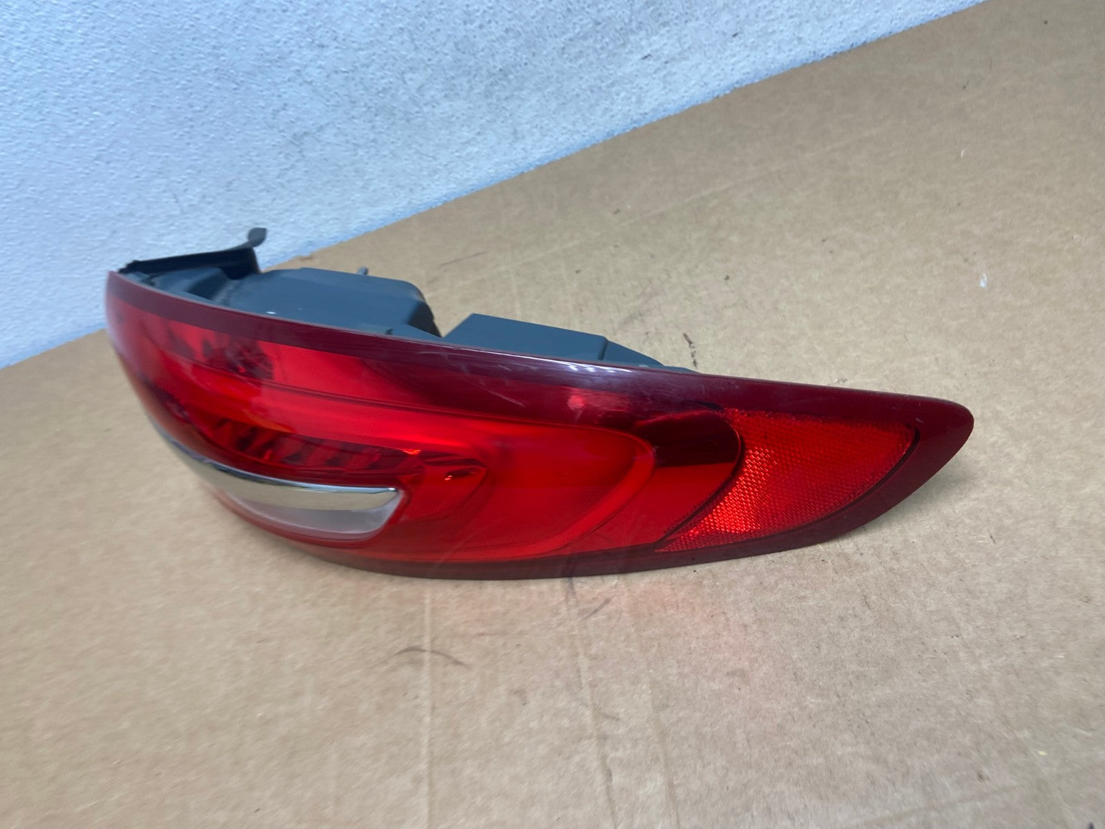 2017 - 2018 Ford Fusion Right Passenger RH Side Tail Light AD5394 LK1