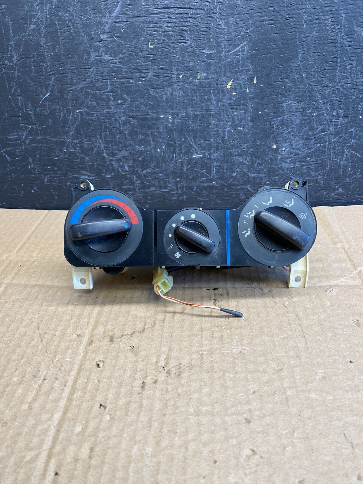 1994-1997 Mitsubishi Galant AC Heat Temp Climate Control Switch AC94330