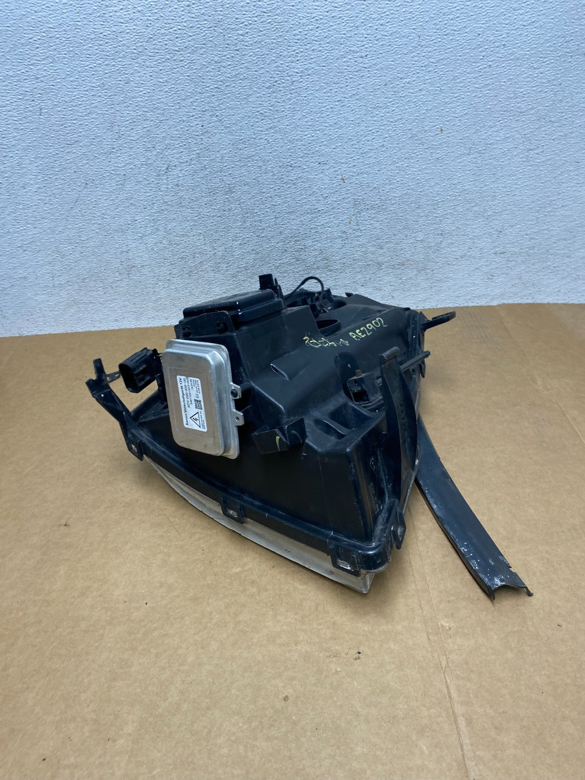 2007 - 2014 Cadillac Escalade Left Driver LH Side Xenon HID Headlight AE2902 DW12