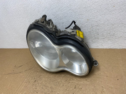 2005 to 2007 Mercedes-Benz C-Class Right Passenger Side Headlight AG1202 DW1