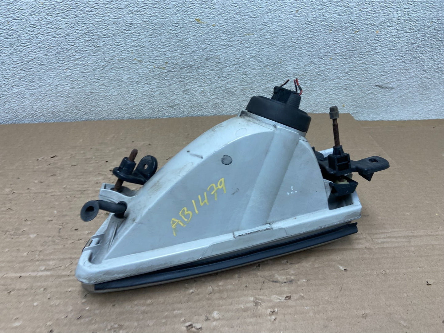 1997 1998 1999 Toyota Camry Right Passenger RH Halogen Headlight AB1479 DW6
