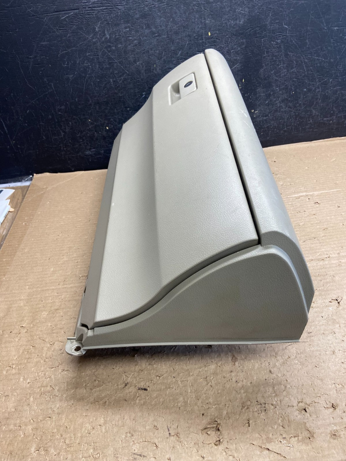 2007-2011 Toyota Camry Front Right Passenger Storage Glove Box AH5481 DW2