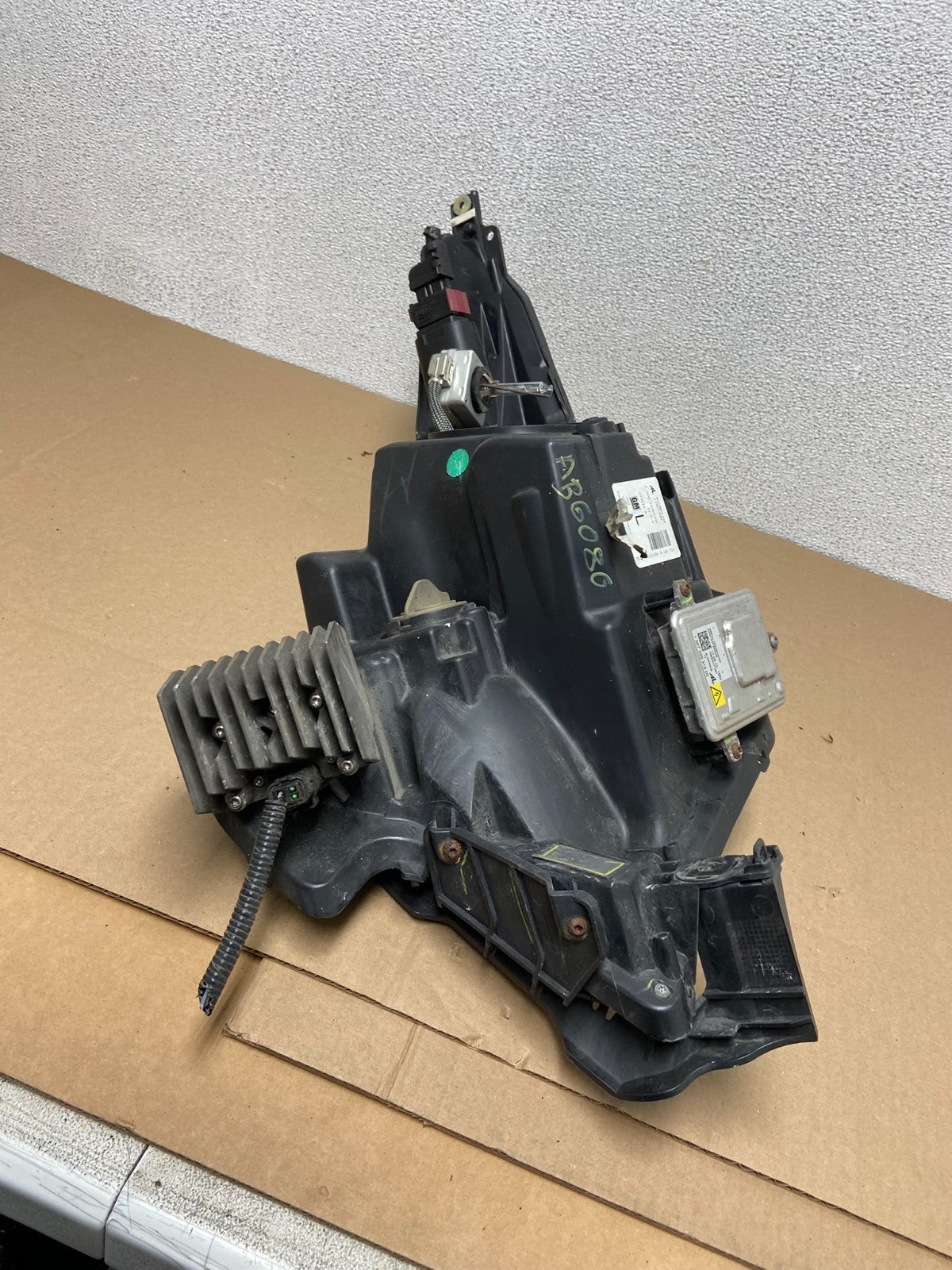 2014-2016 Cadillac XTS Left Driver LH AFS Xenon HID Headlight OEM AB6080 DW8