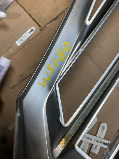 2002 to 2005 Mercury Mountaineer Front Upper Grill Grille Oem W5680 DG11