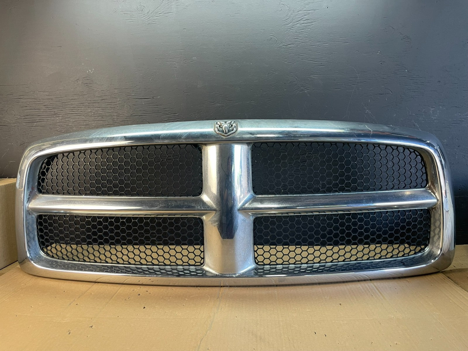 2002 to 2005 Dodge Ram 1500 Upper Front Grill Grille Aftermarket AC9754 DG0