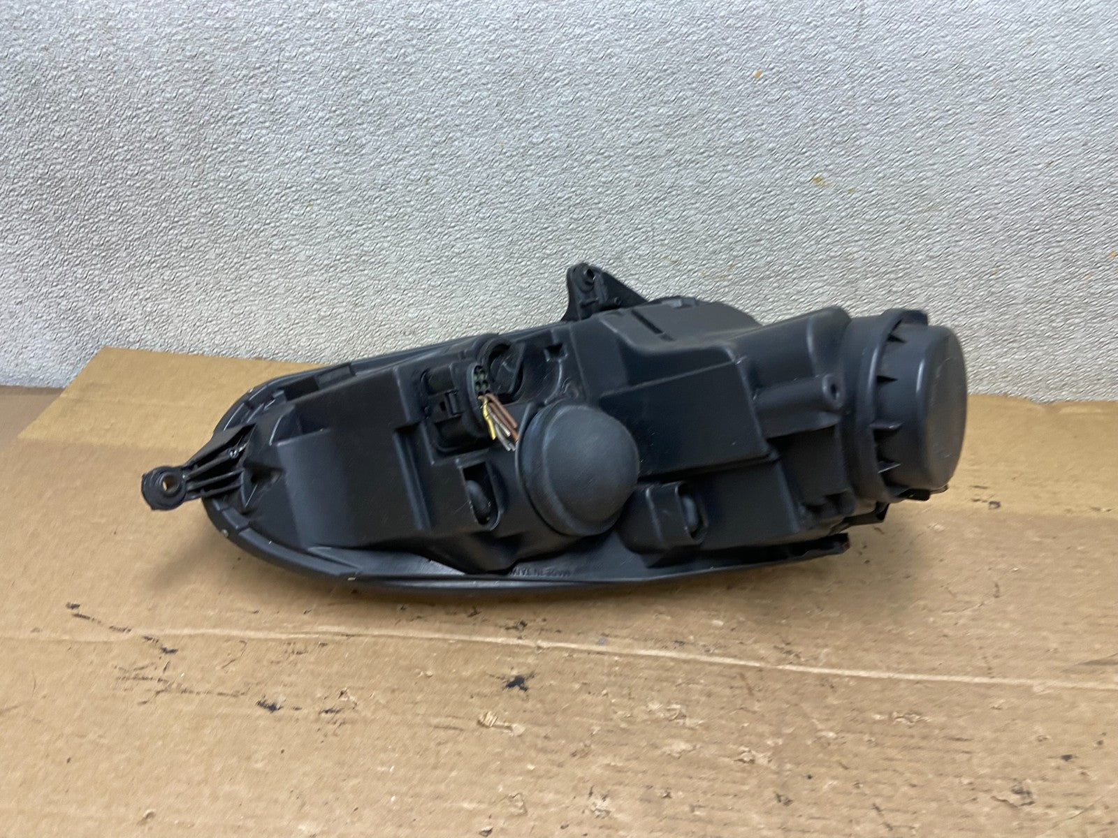 2005 to 2010 Volkswagen Jetta Left Driver LH Side Headlight Halogen AB3342 DW4