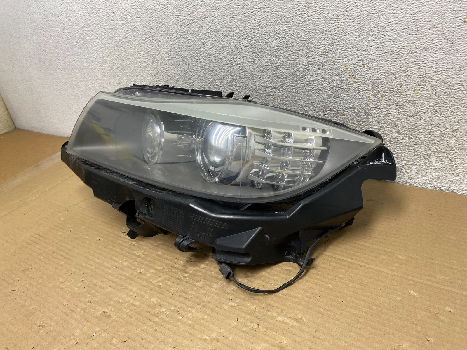 2009-2011 BMW 3 Series 328i Sedan Left LH Side AFS Xenon HID Headlight AH0562 DW2