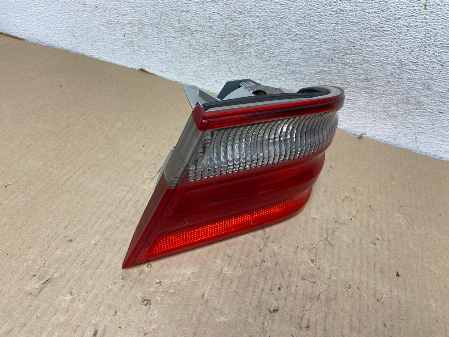 2000-2002 Mercedes-Benz E-CLASS E430 Right Passenger Side Tail Light AG8003 LK2
