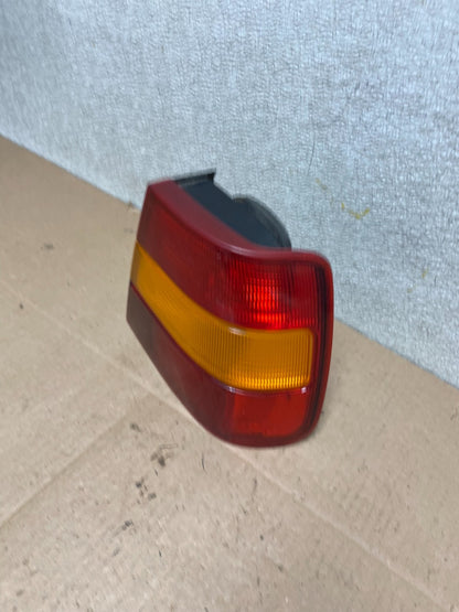 1991 to 1995 Volvo 940 960 Right Passenger RH Side Tail Light Oem W0726 DW1