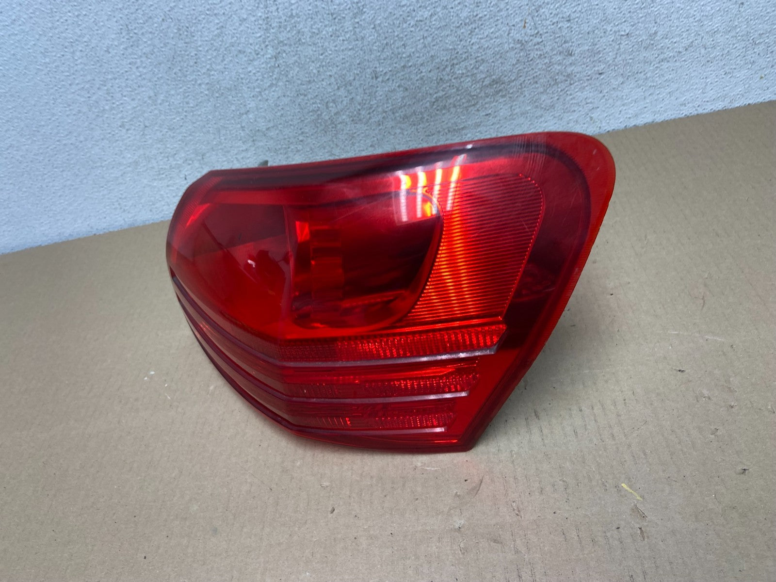 2008 to 2015 Nissan Rogue Right Passenger Rh Side Tail Light AG5853 DW1