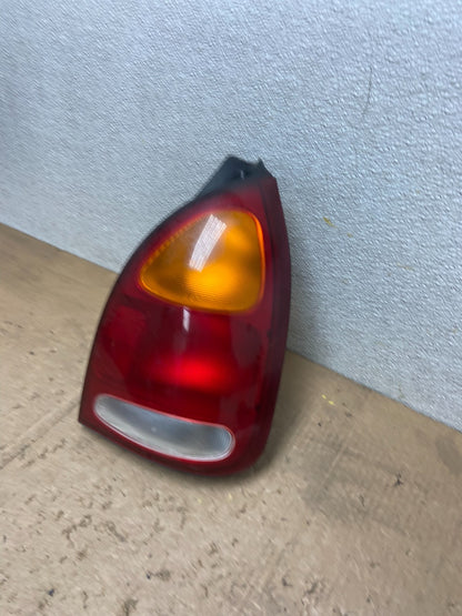 1996 to 2000 Hyundai Elantra Wagon Right Passenger Side Tail Light AA7174 DG1