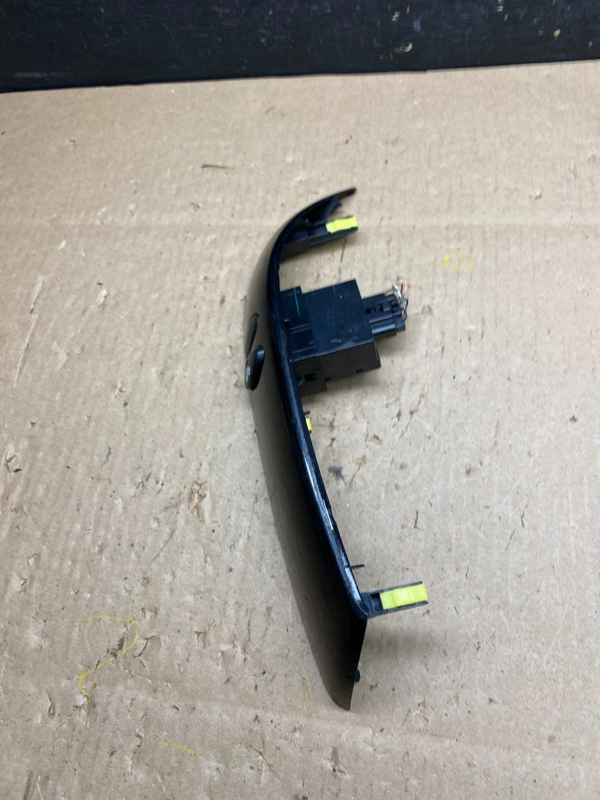 2004 to 2010 Toyota Sienna Switch Key Light Indicator Bezel Trim T4693 DG1