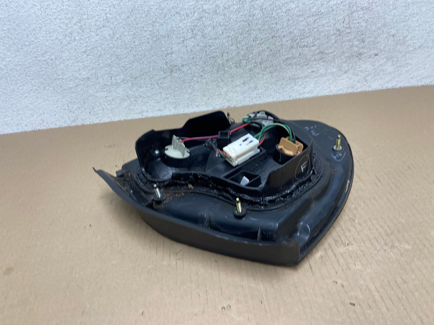 2000 to 2001 Nissan Maxima Right Passenger Rh Side Tail Light AF5790 LK4