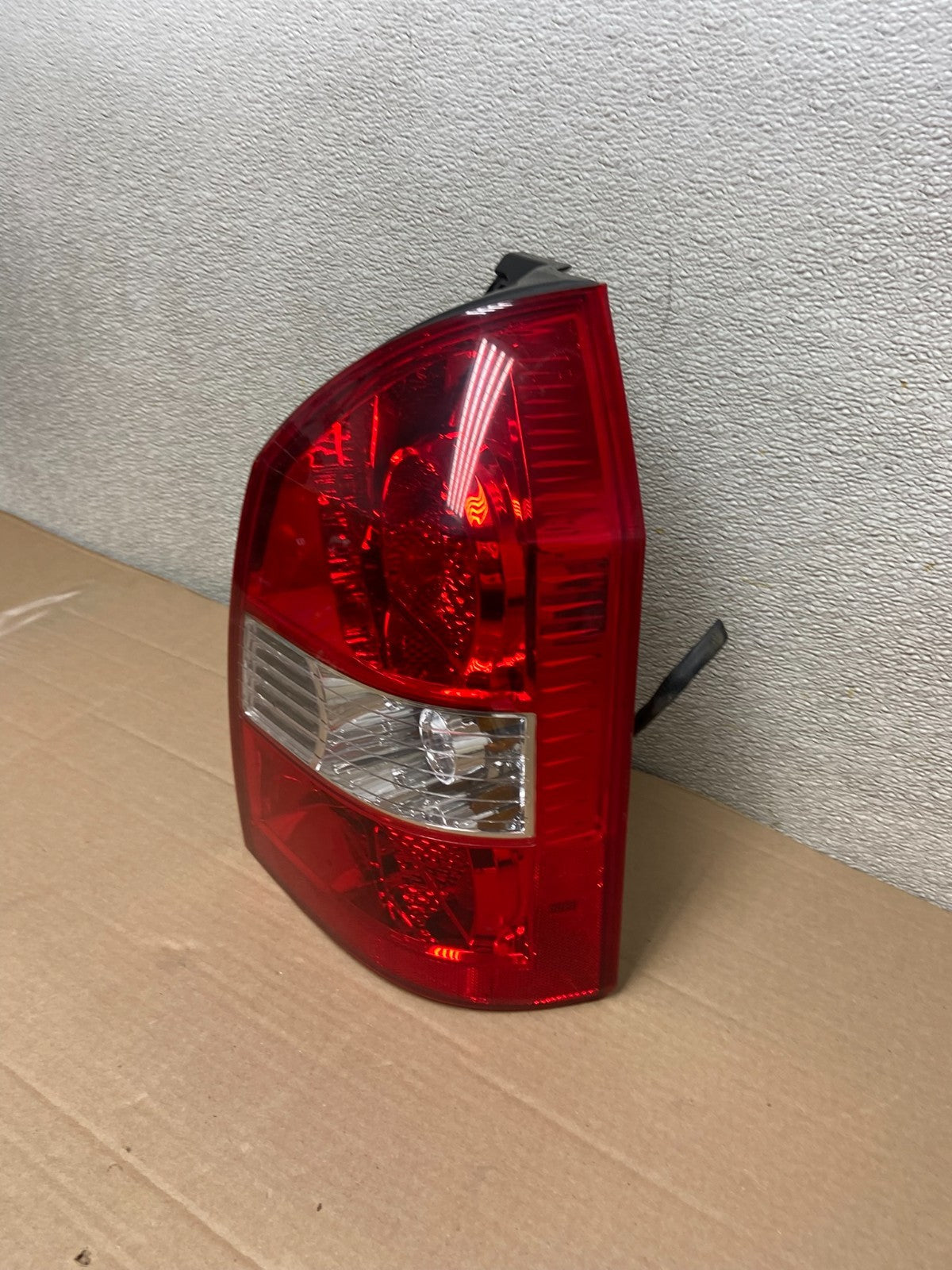 2005 to 2009 Hyundai Tucson Right Passenger Rh Tail Light DEPO AA8631 LK1