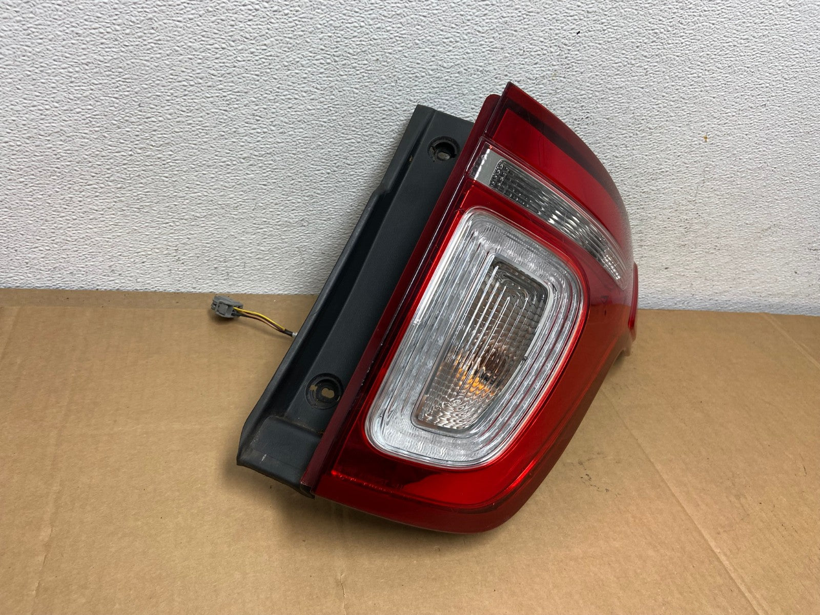 2011-2015 Ford Explorer Police Package Right Passenger Side Tail light AD0725 LK2