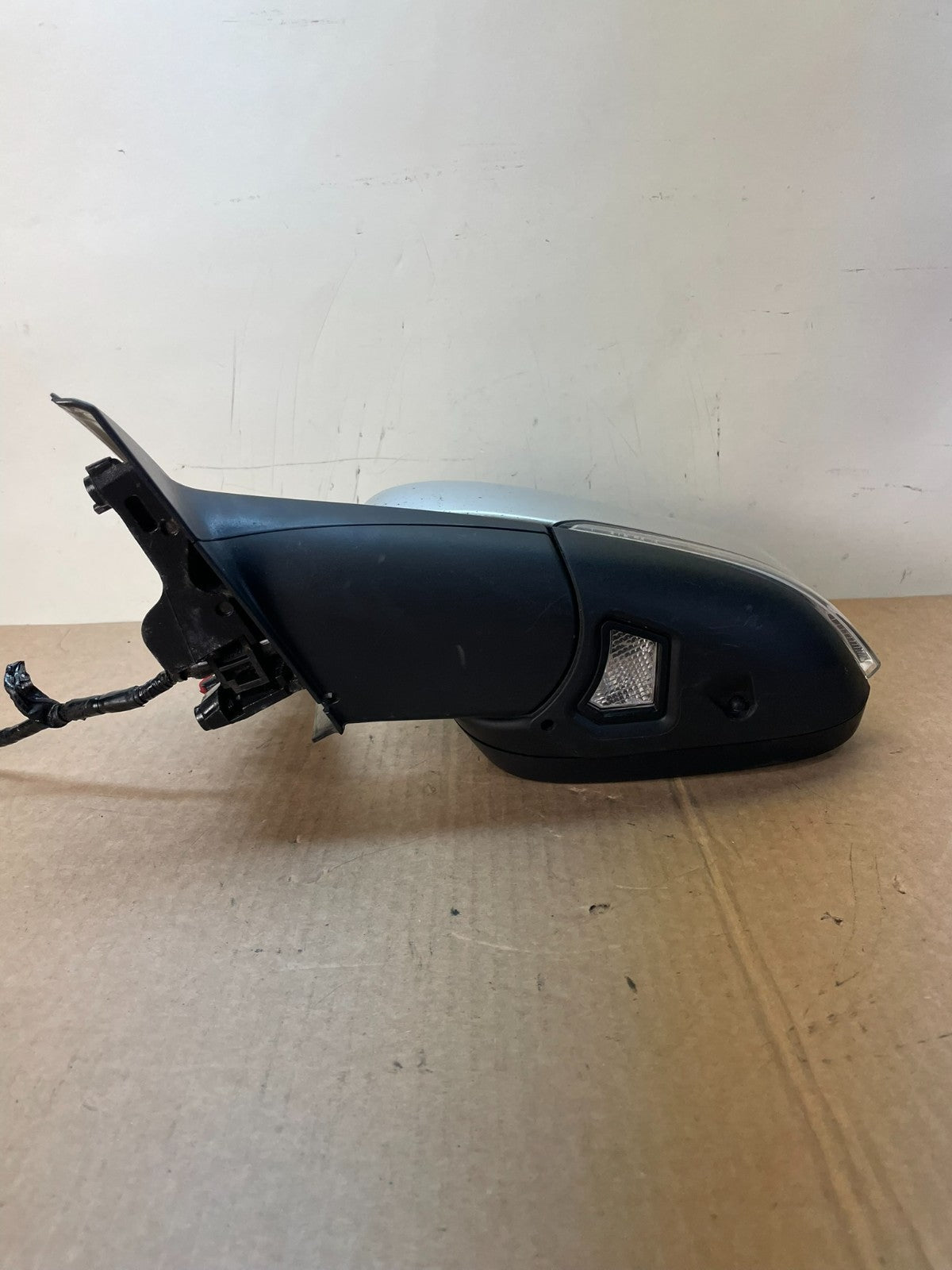 2015- 2018 Volvo V60 Left Driver LH Turn Signal Door View Mirror AH6340 DG3