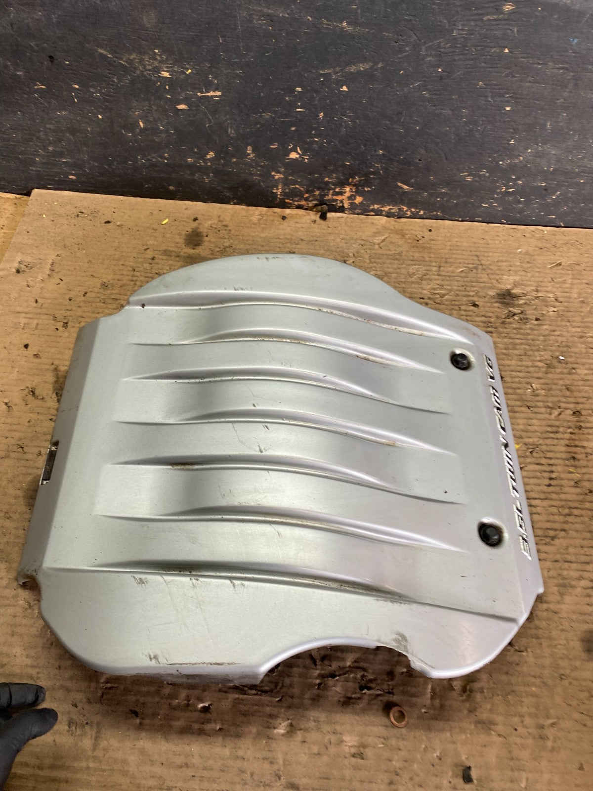 1999 to 2003 Oldsmobile Intrigue 3.5L V6 Engine Cover s5936 DG3