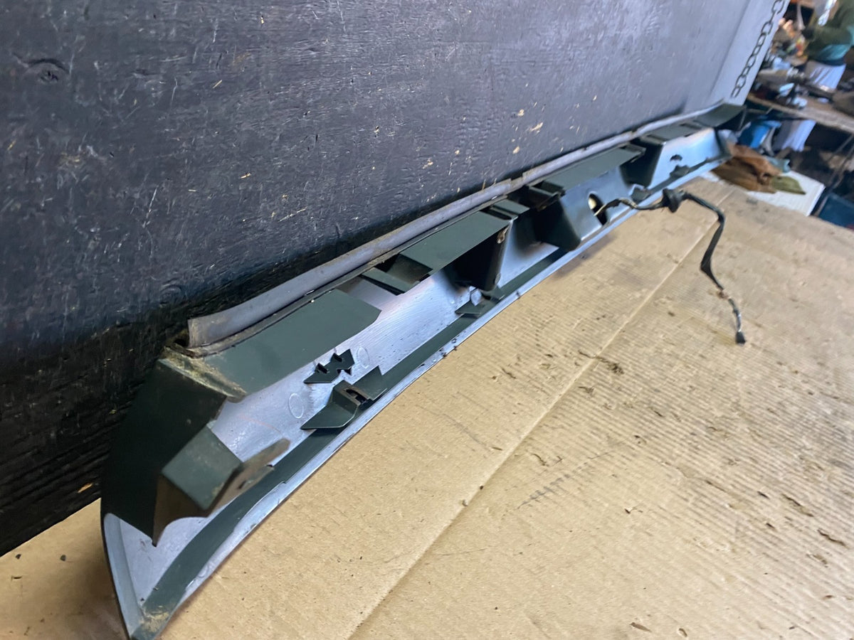 1996 to 2002 Chevrolet Express 3rd Third Brake Light Trim Spoiler T6790 DG9