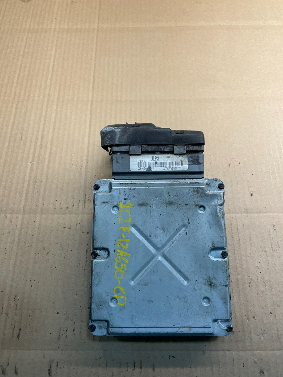 2000 2001 Ford Van E150 E250 4.2L Engine Control Module 1C2F-12A650-CD X8542 DG0