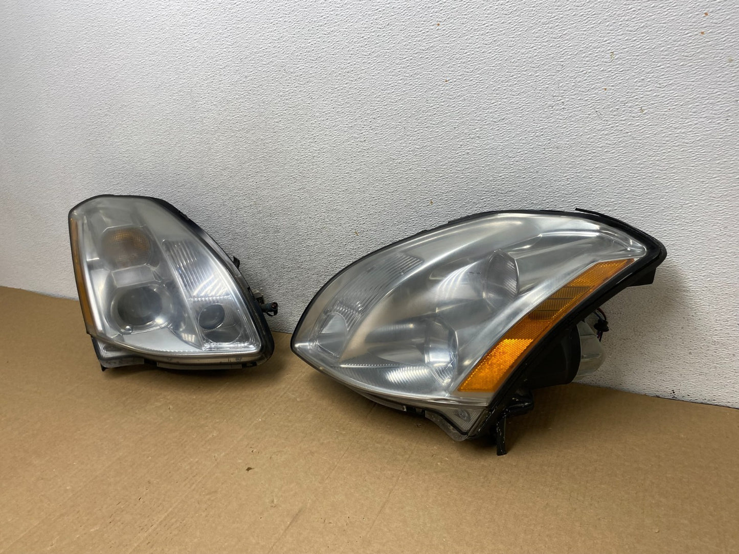 2004 to 2006 Nissan Maxima Left+Right Side Headlights Halogen AG1989 DW1