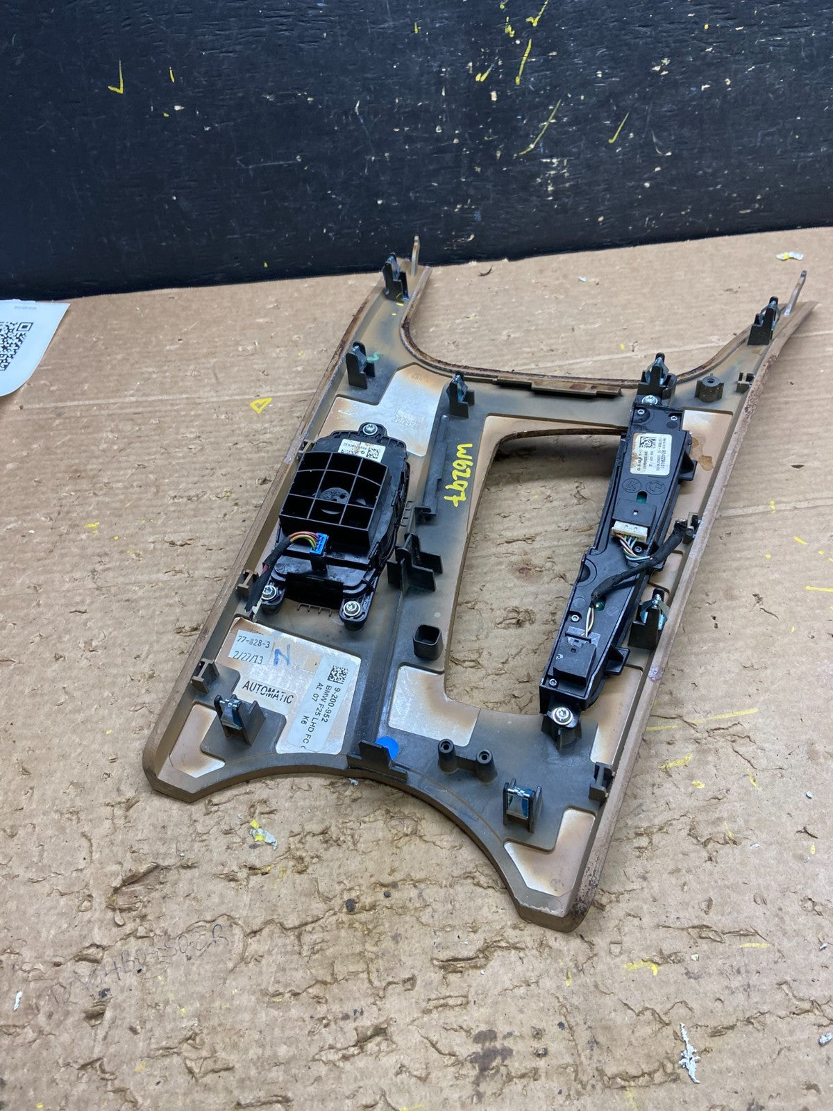 2011-2018 BMW X3 Center Console Shifter Surround Trim Bezel 9184481 W6297 DG3
