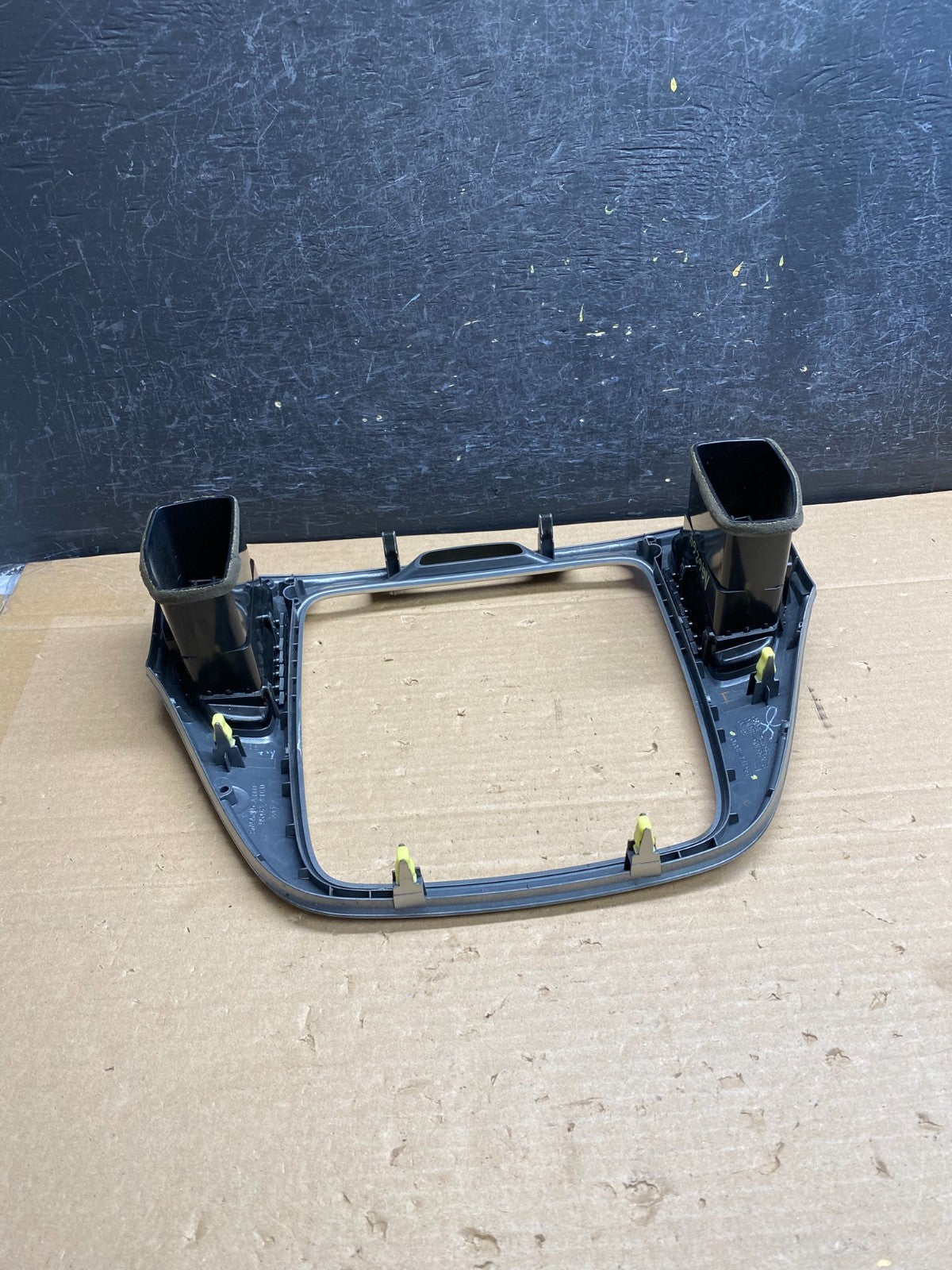 2001-2007 Toyota Highlander Radio Climate Dash Trim Bezel Air Vent ag6264 DG3