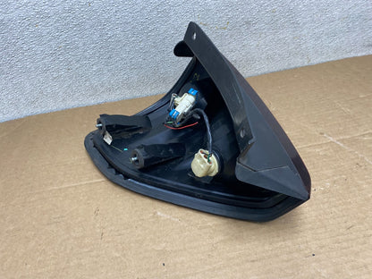 2001 - 2005 Pontiac Aztek Left Driver LH Side Tail Light OEM Z1337 DW6