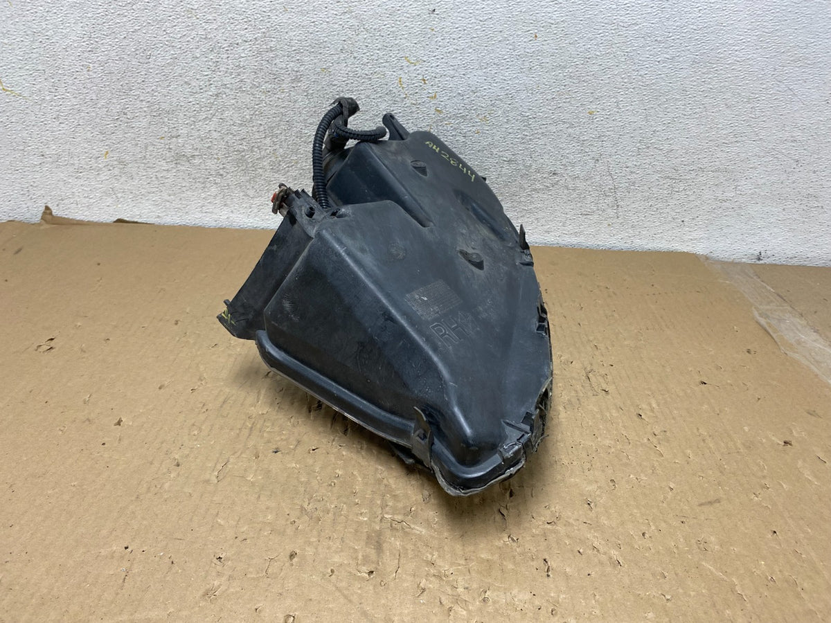 2002 - 2004 Chrysler Concorde Right Passenger RH Halogen Headlight AH2844 DW9