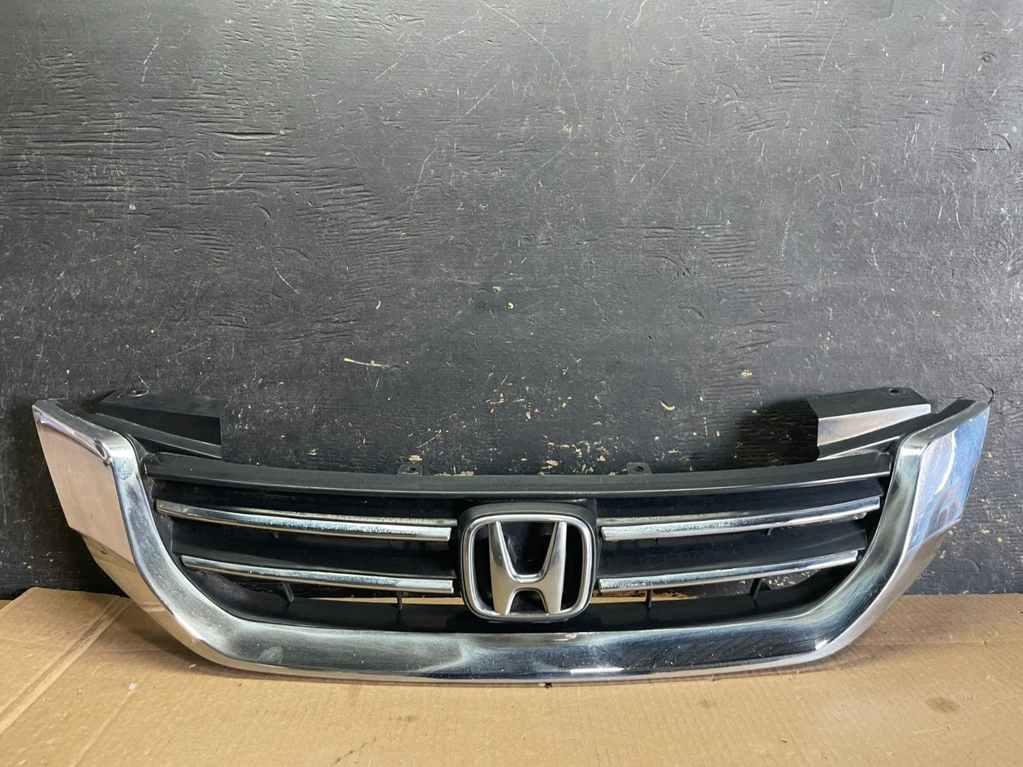 2013 to 2015 Honda Accord Front Upper Grill Grille AB3025 DG0