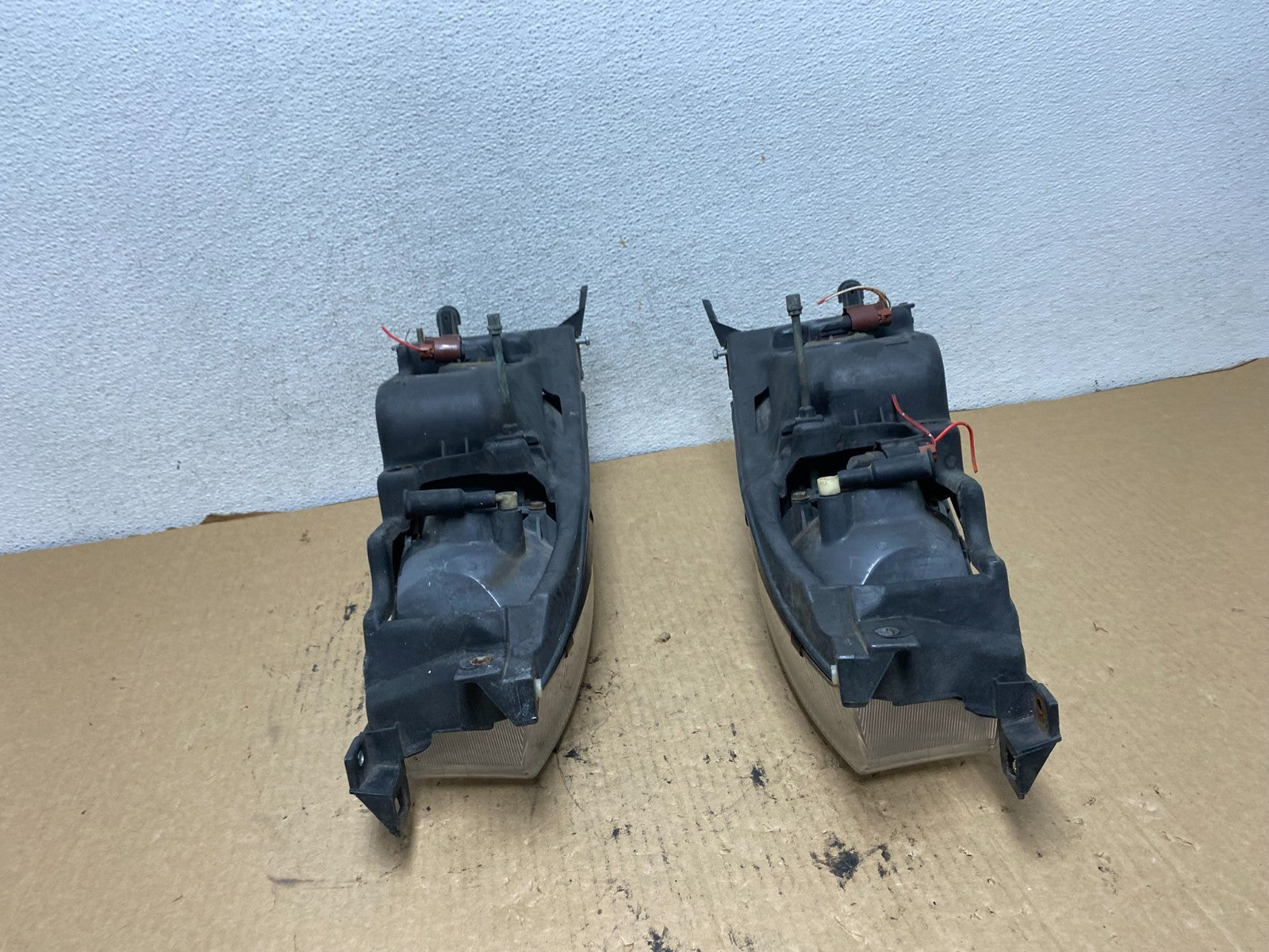 1992 1993 1994 Toyota Camry Left+Right Halogen Headlights AG2185 DW7