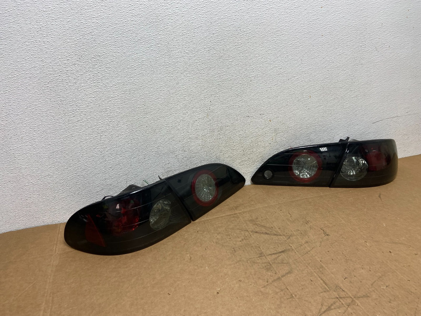 1998 to 2002 Toyota Corolla Left+Right Set Black Tail lights ad6368 DG2