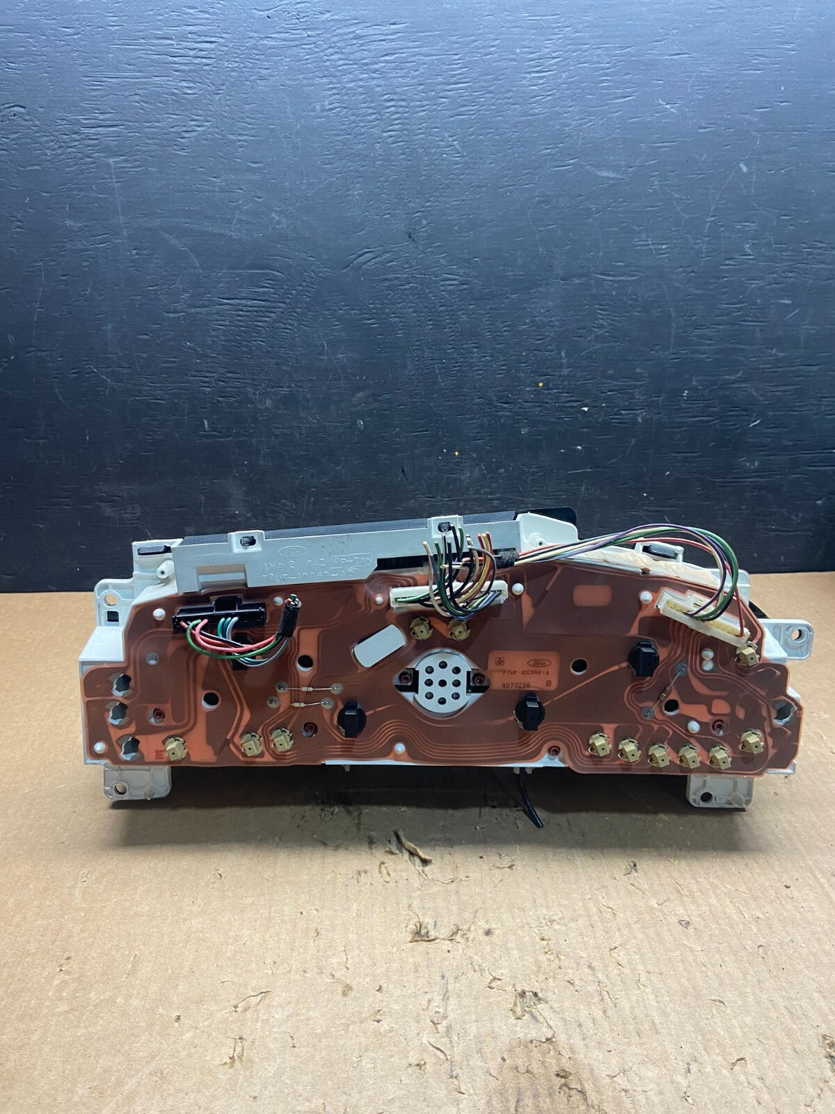 2001 to 2002 Ford Econoline E250 E350 Van Speedometer Instrument Cluster H20432